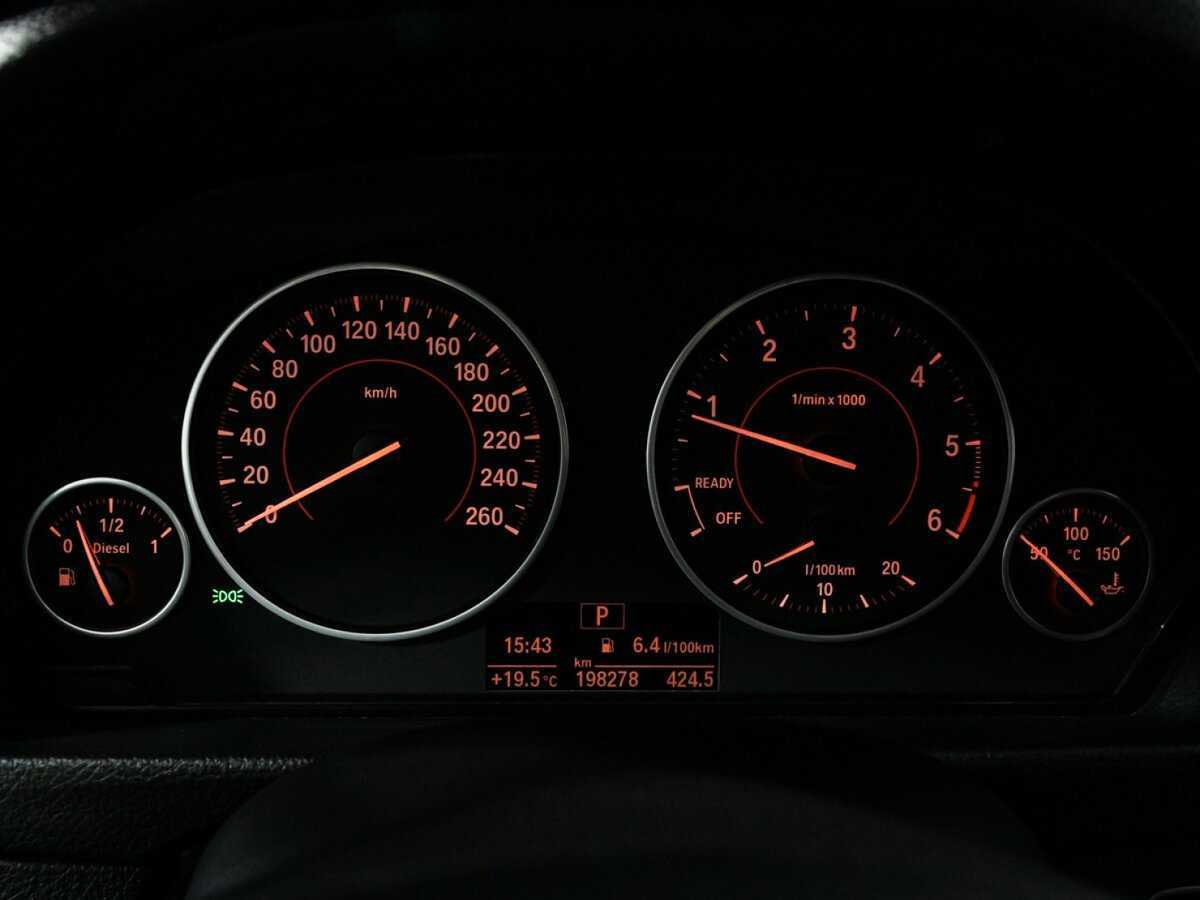 BMW 3 серии с пробегом — 2015 год. Фото: #11