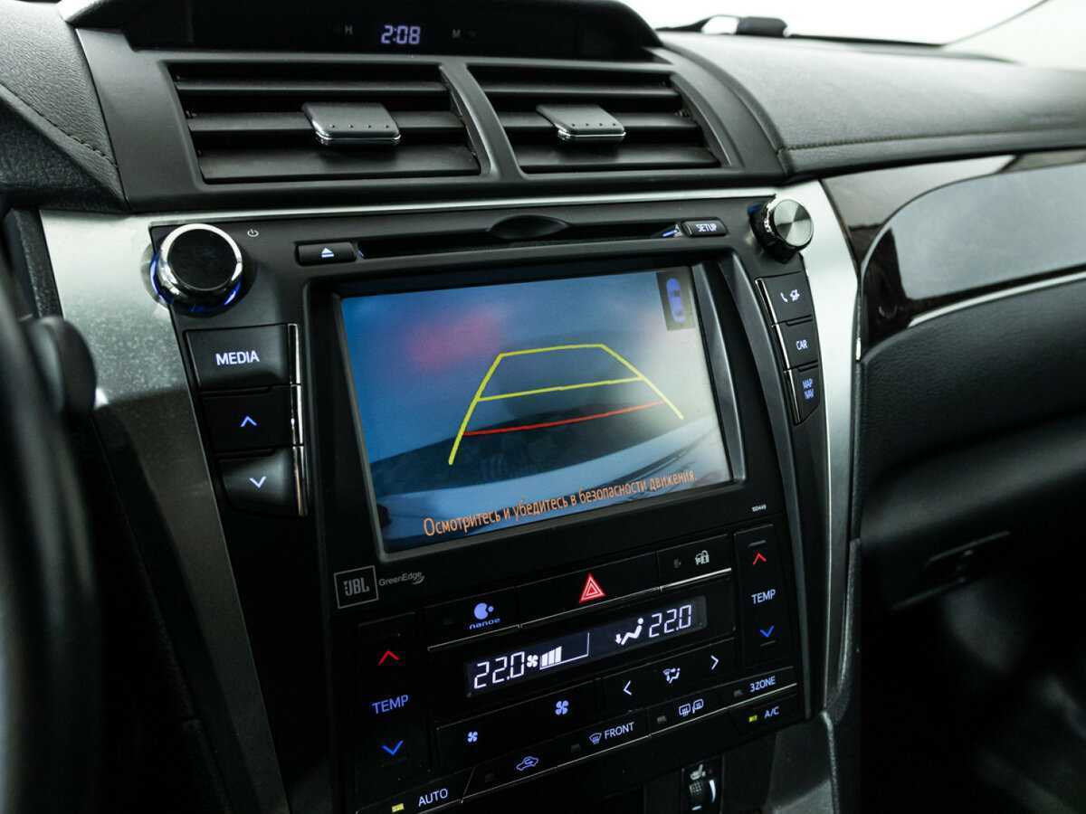 Toyota Camry с пробегом — 2016 год. Фото: #17