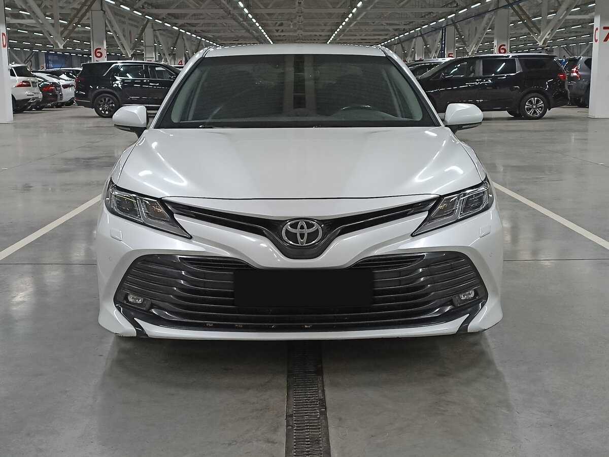 Toyota Camry с пробегом — 2019 год. Фото: #1