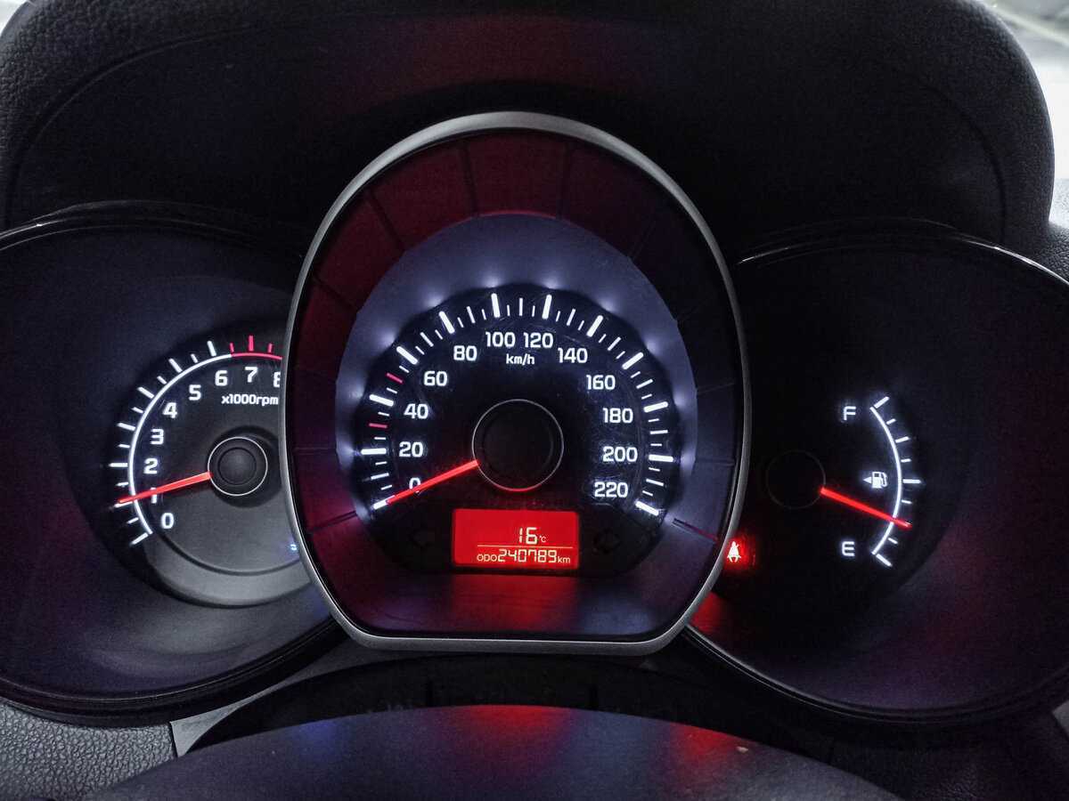 Kia Rio с пробегом — 2014 год. Фото: #12