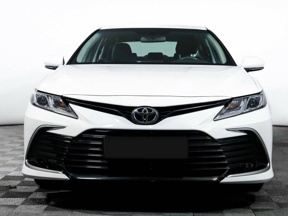 Toyota Camry с пробегом — 2021 год. Фото: #1