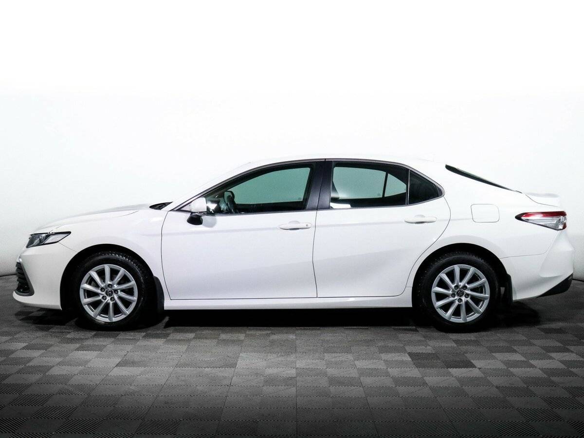 Toyota Camry с пробегом — 2021 год. Фото: #7