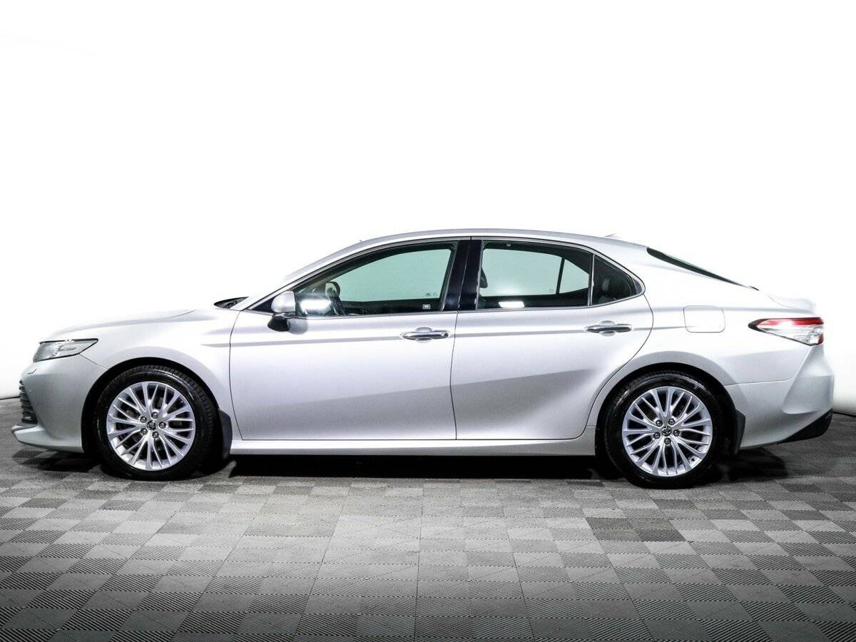 Toyota Camry с пробегом — 2018 год. Фото: #7
