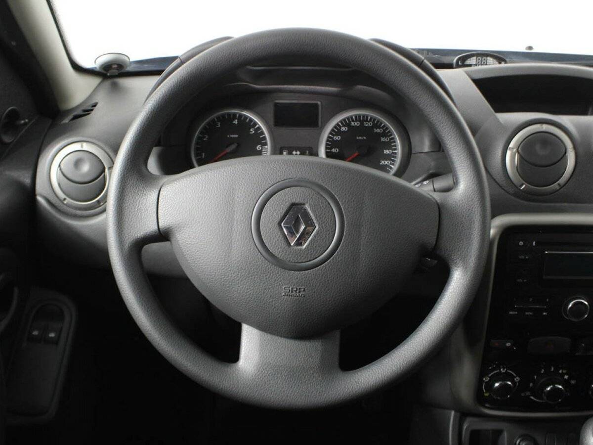 Renault Duster с пробегом — 2015 год. Фото: #4