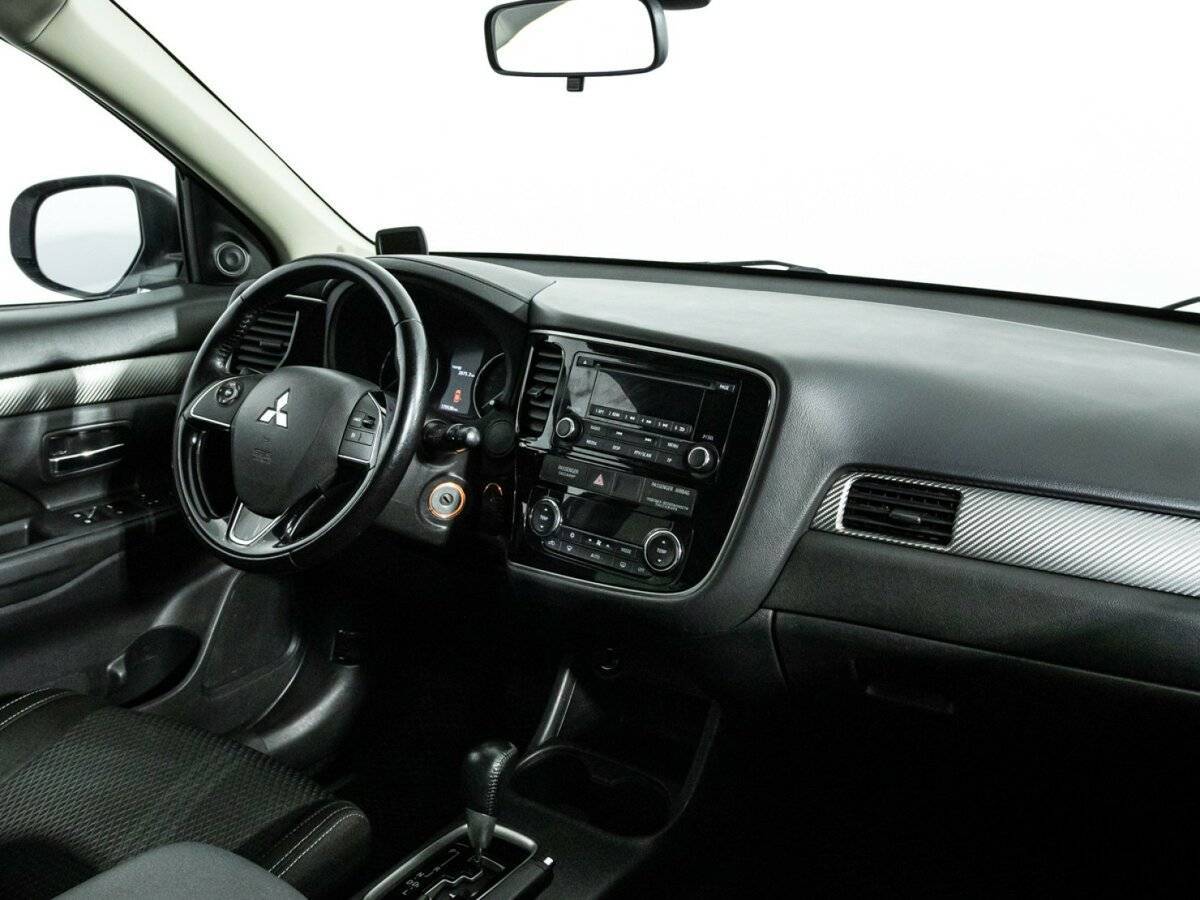 Mitsubishi Outlander с пробегом — 2016 год. Фото: #8