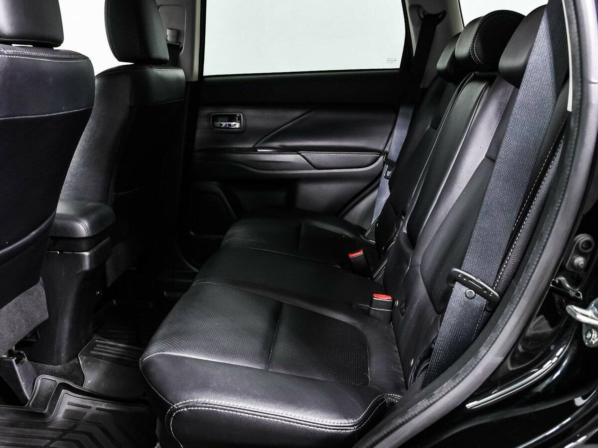 Mitsubishi Outlander с пробегом — 2018 год. Фото: #11