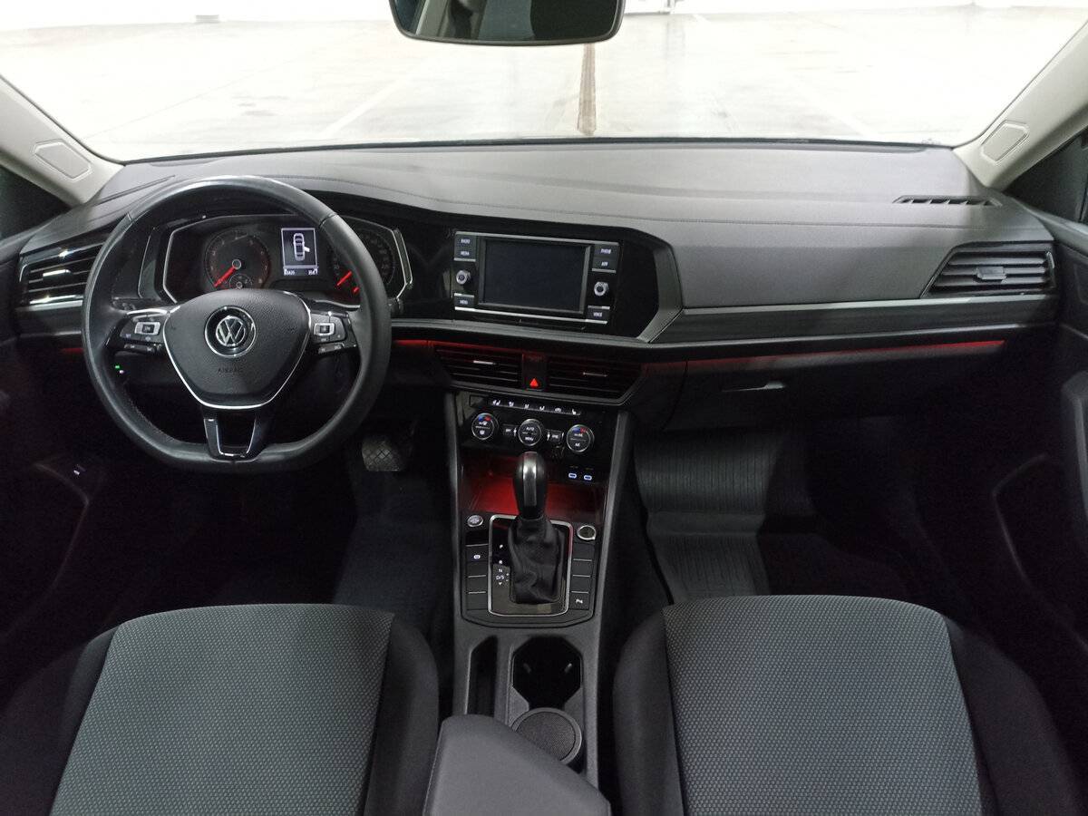 Volkswagen Jetta с пробегом — 2020 год. Фото: #13