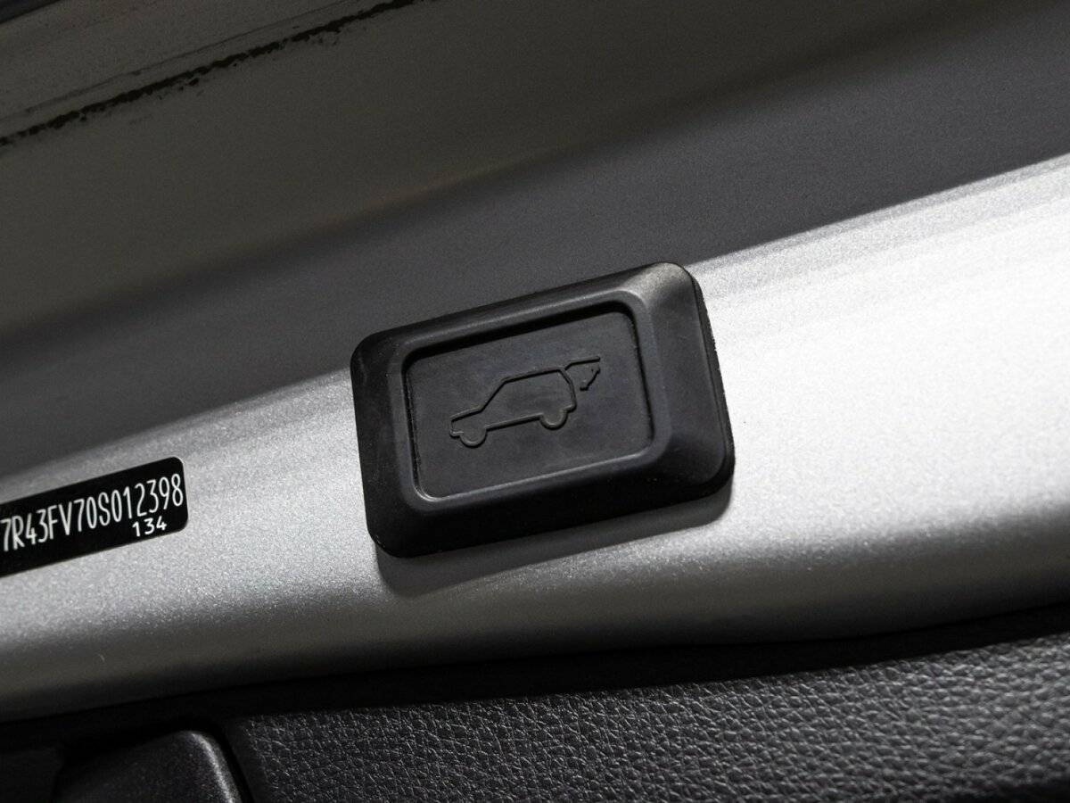 Toyota RAV4 с пробегом — 2020 год. Фото: #15