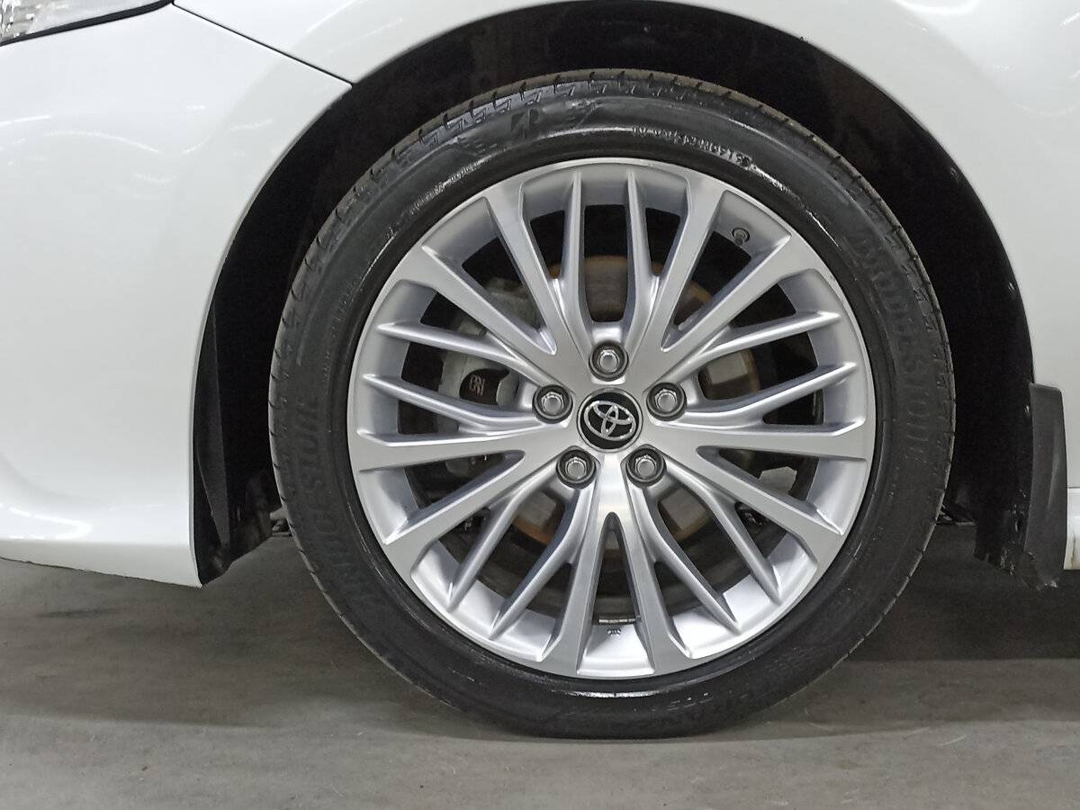 Toyota Camry с пробегом — 2019 год. Фото: #17