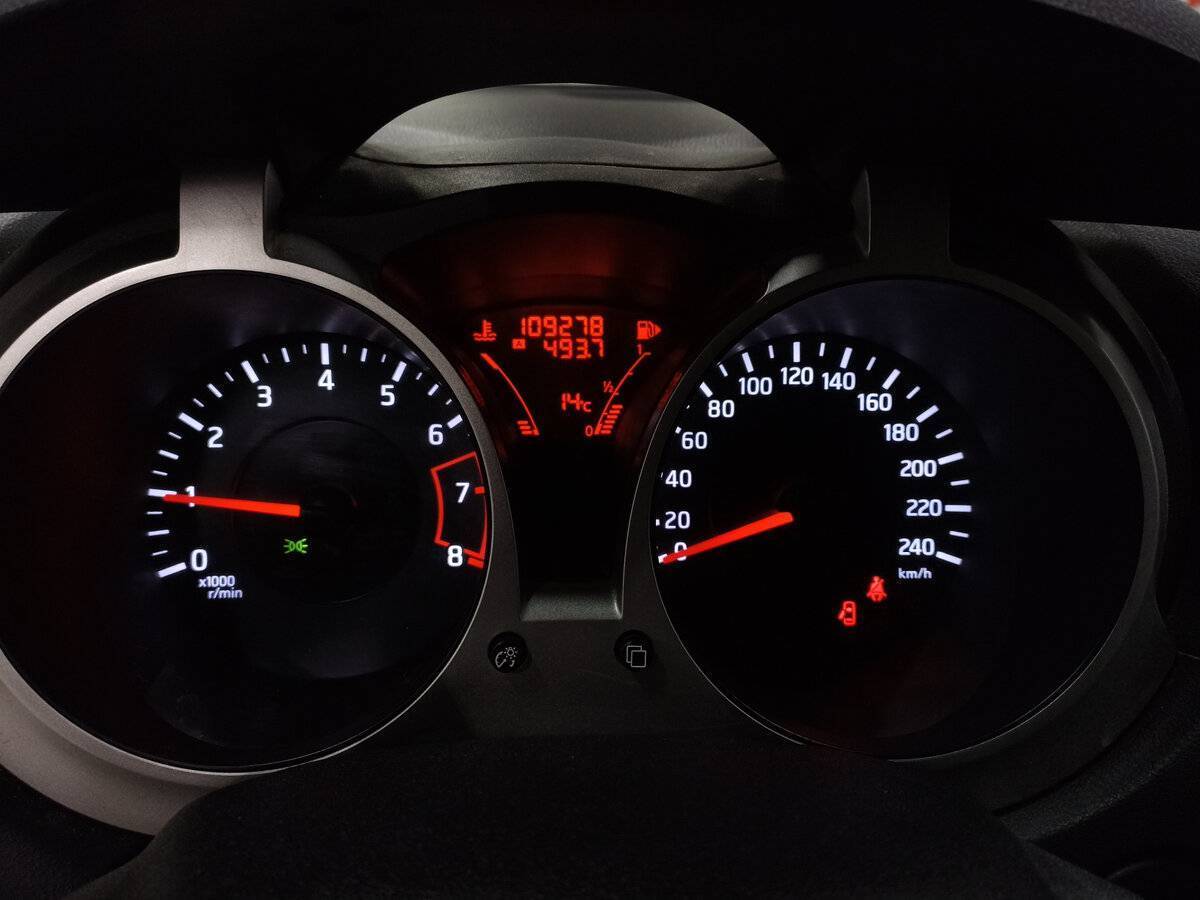 Nissan Juke с пробегом — 2012 год. Фото: #12