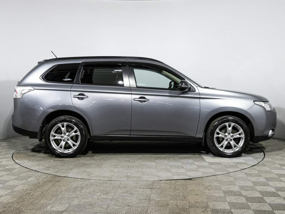 Mitsubishi Outlander с пробегом — 2012 год. Фото: #3