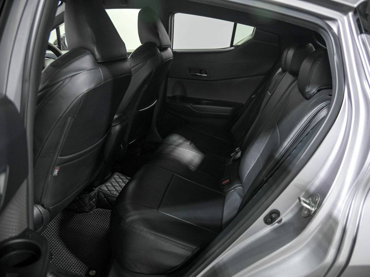 Toyota C-HR с пробегом — 2020 год. Фото: #19