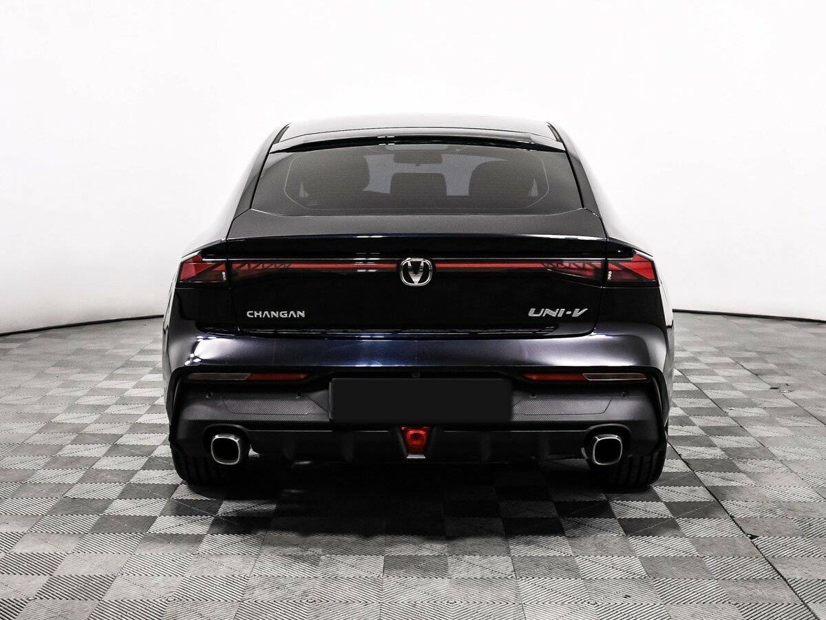 Changan UNI-V с пробегом — 2022 год. Фото: #5