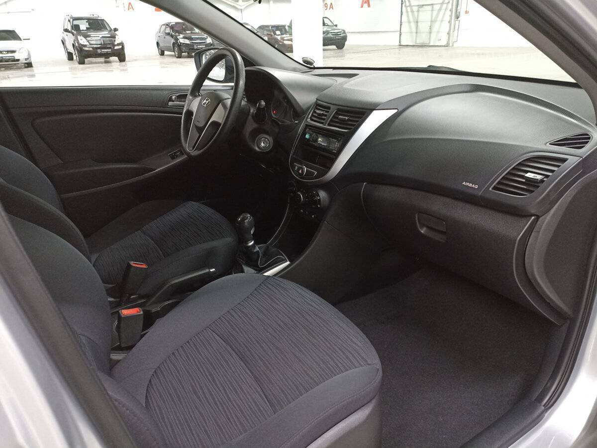 Hyundai Solaris с пробегом — 2016 год. Фото: #10