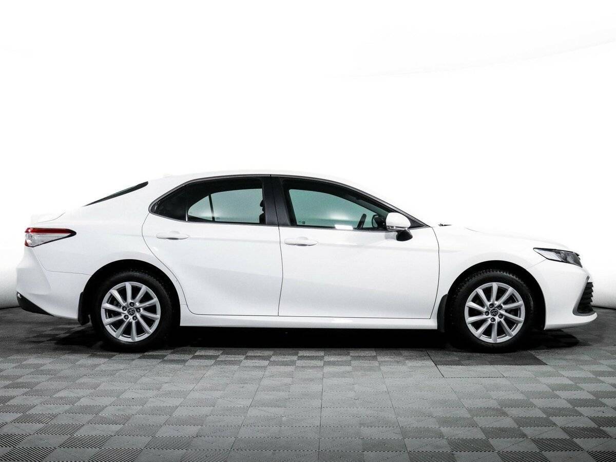 Toyota Camry с пробегом — 2021 год. Фото: #3