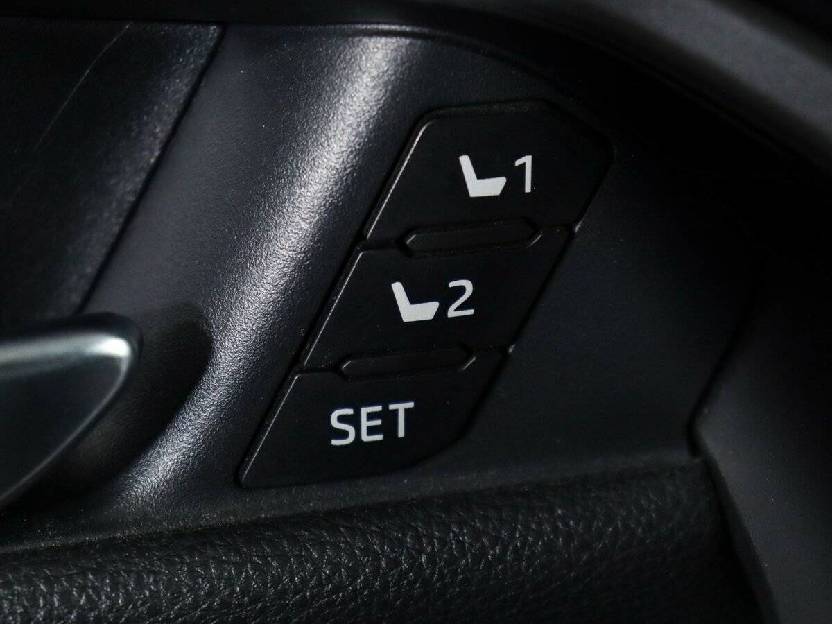 Toyota RAV4 с пробегом — 2020 год. Фото: #15