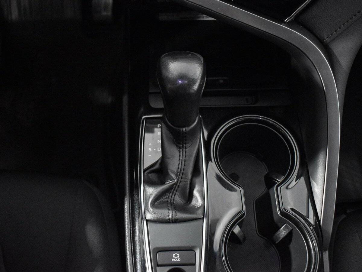 Toyota Camry с пробегом — 2019 год. Фото: #7