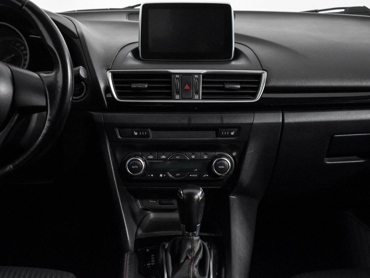 Mazda 3 с пробегом — 2014 год. Фото: #10