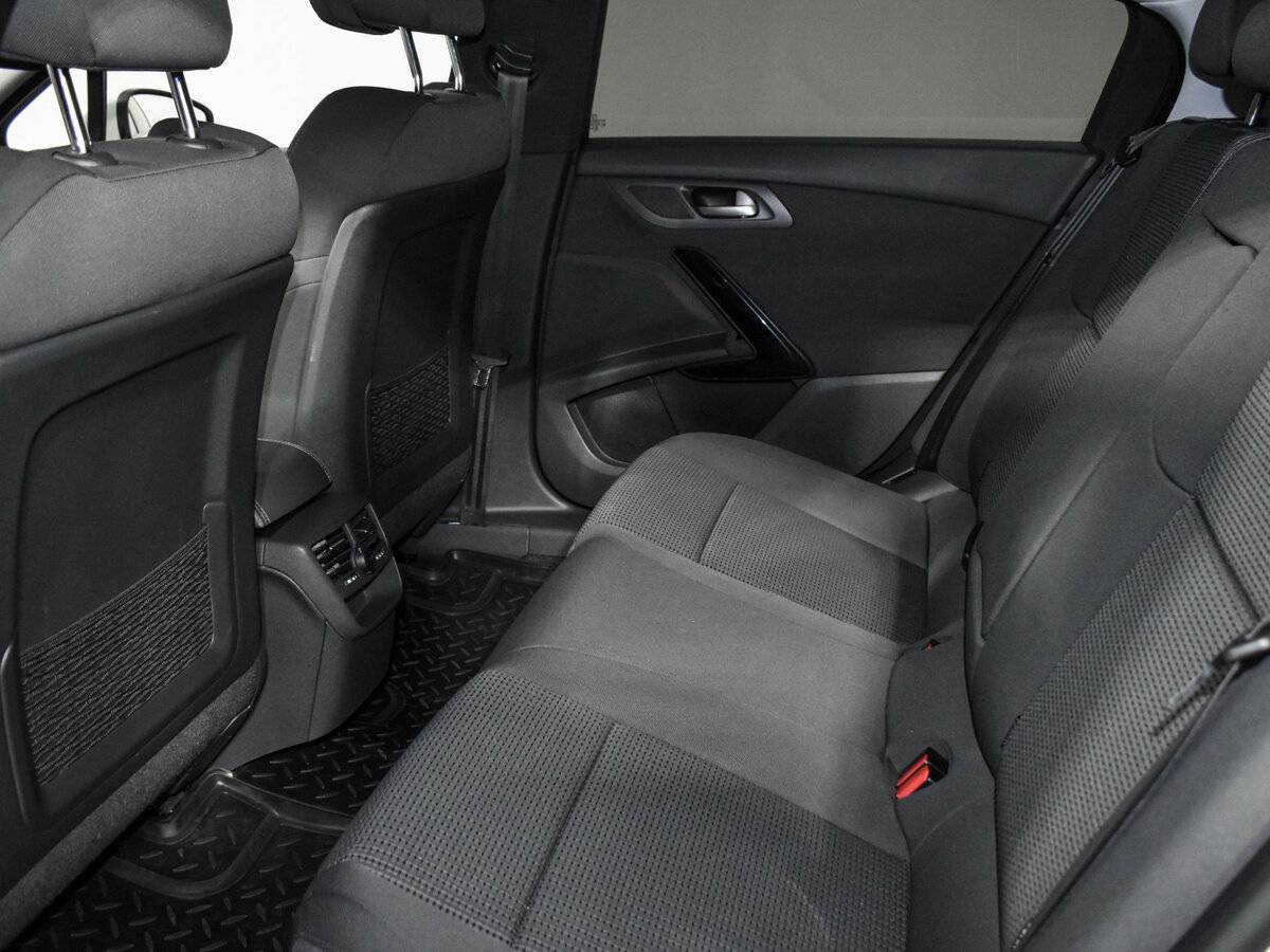 Peugeot 508 с пробегом — 2016 год. Фото: #8