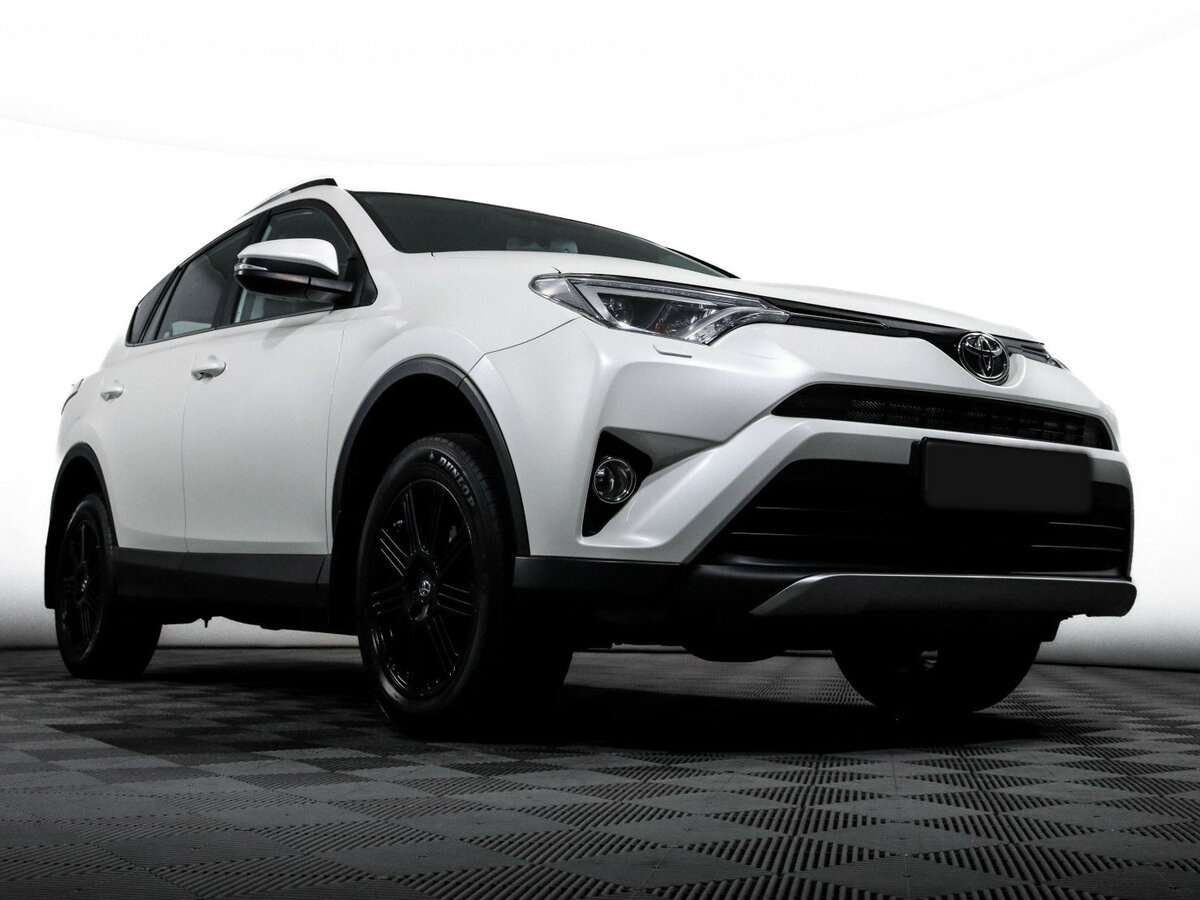 Toyota RAV4 с пробегом — 2017 год. Фото: #14