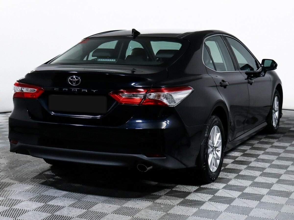Toyota Camry с пробегом — 2019 год. Фото: #3