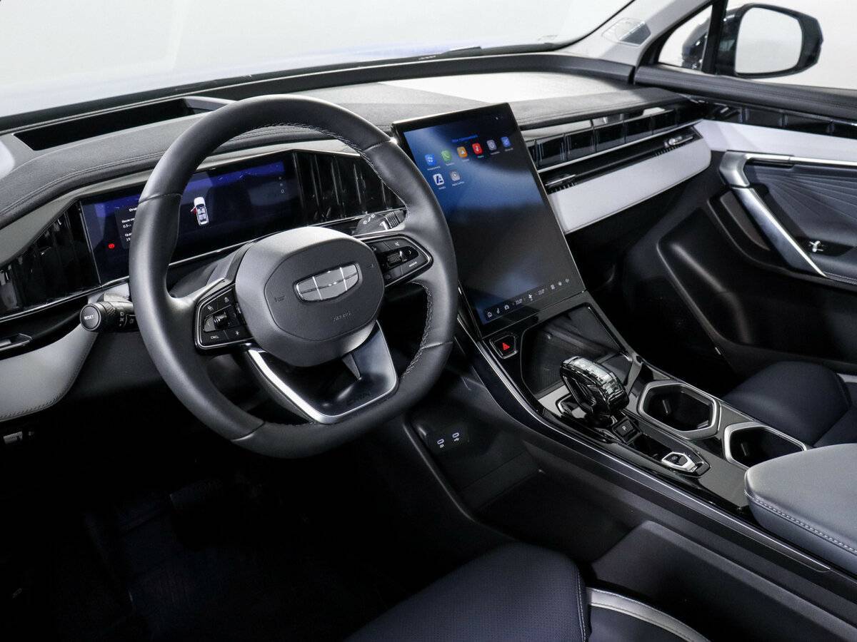 Geely Atlas с пробегом — 2024 год. Фото: #13