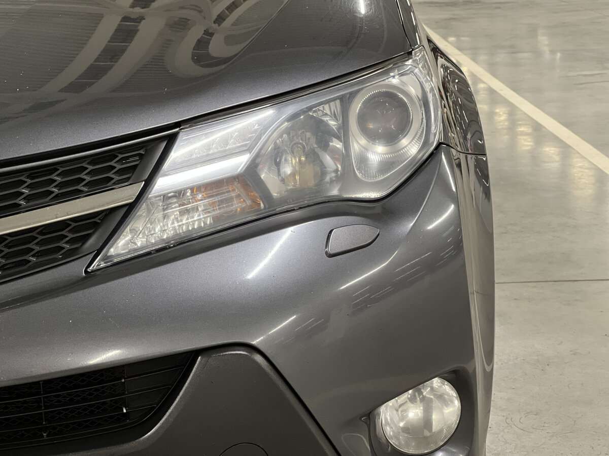 Toyota RAV4 с пробегом — 2013 год. Фото: #16