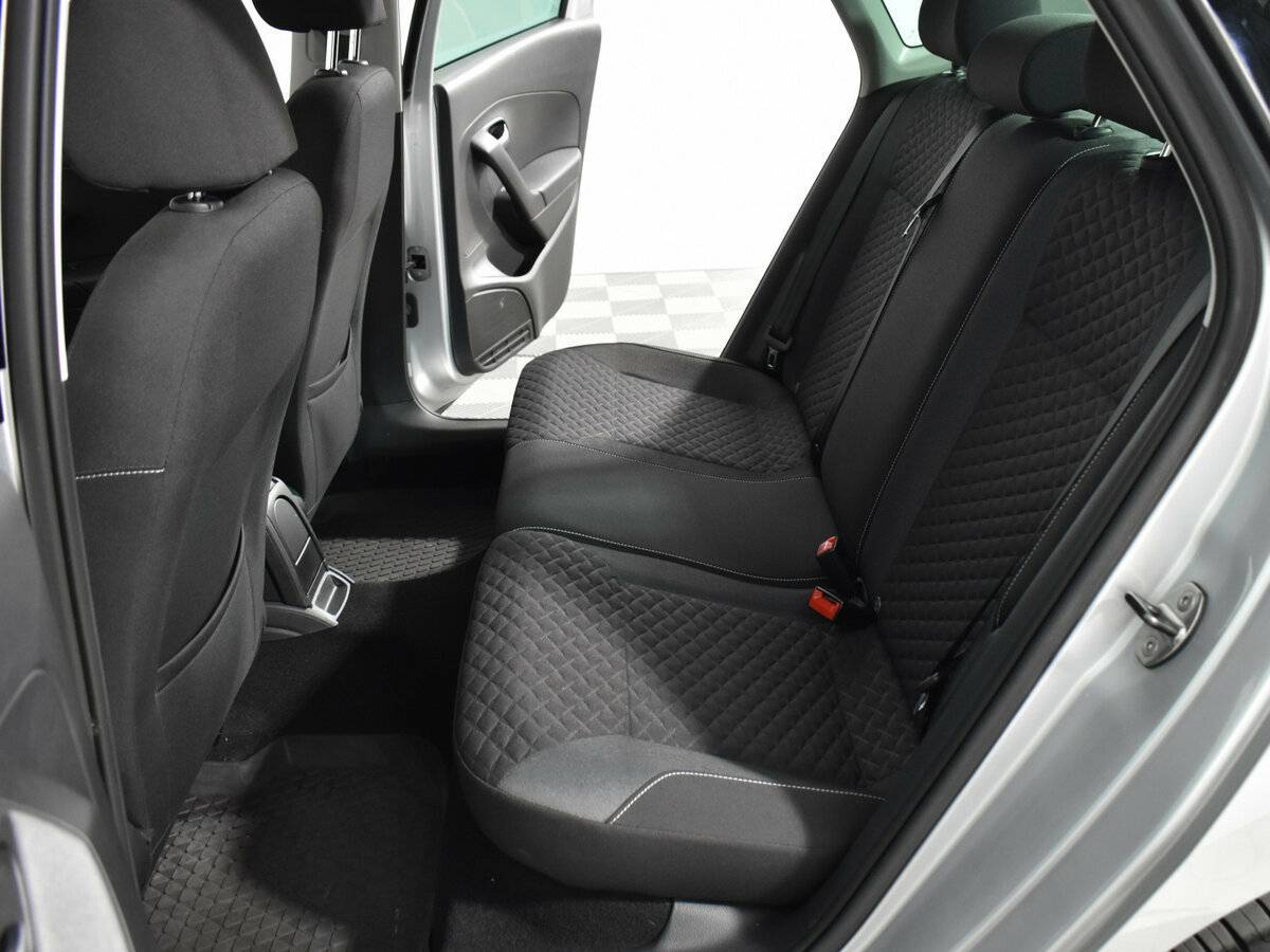 Volkswagen Polo с пробегом — 2018 год. Фото: #11