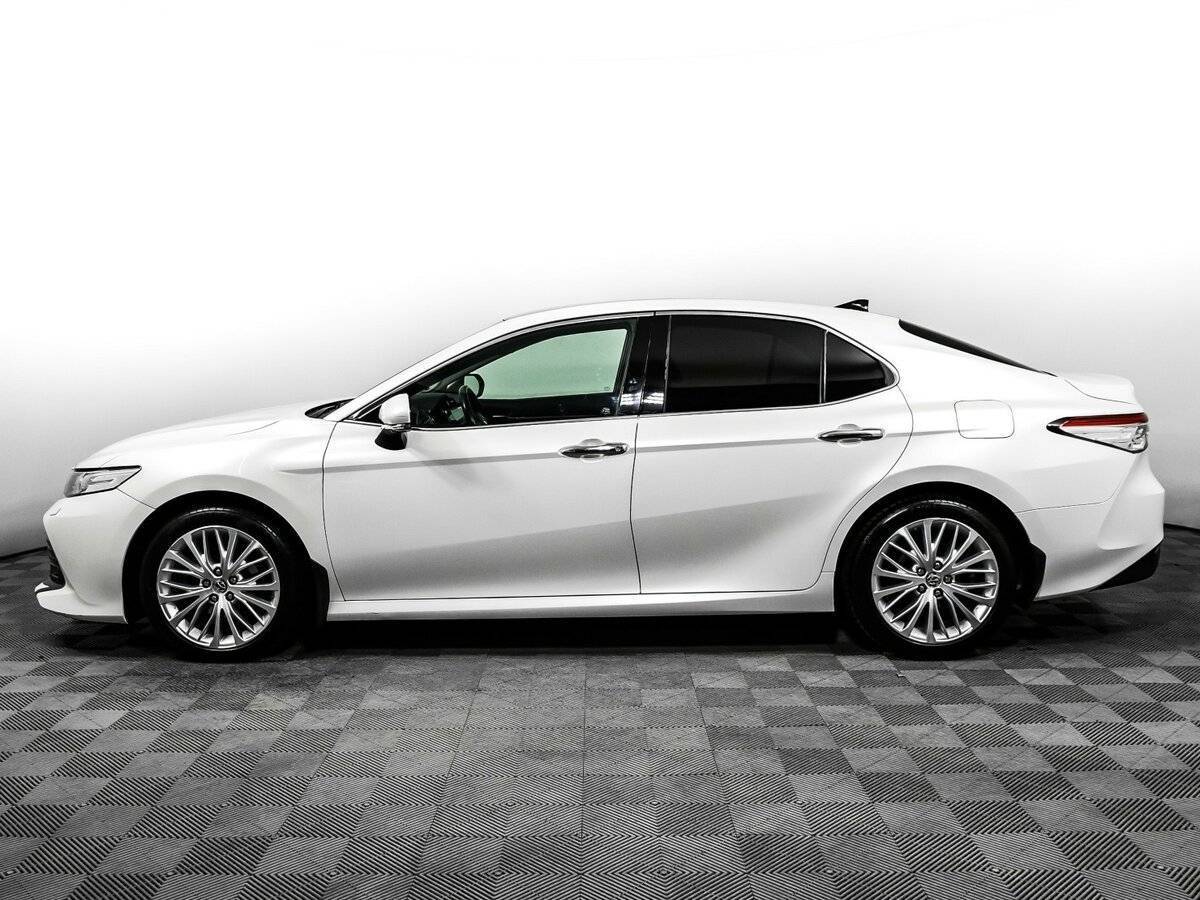 Toyota Camry с пробегом — 2019 год. Фото: #7