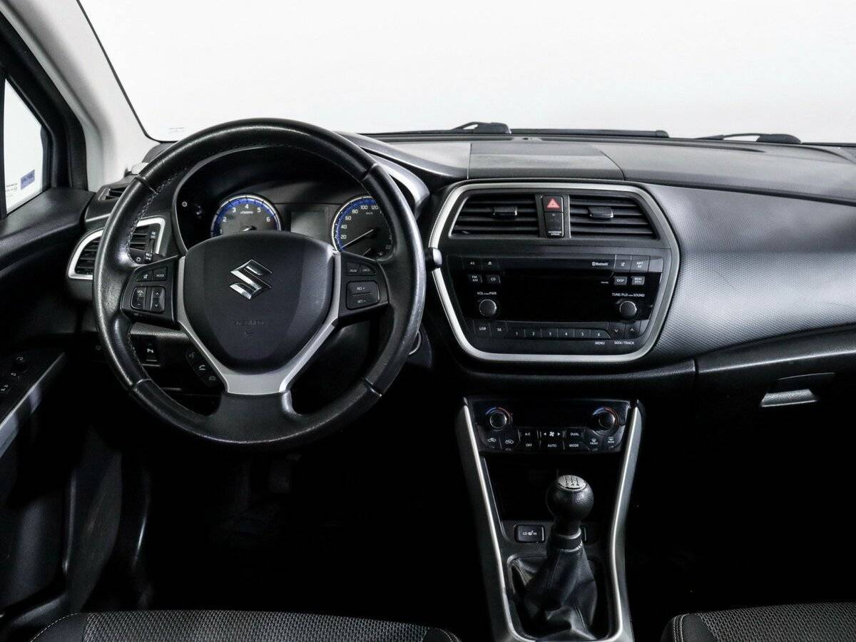 Suzuki SX4 с пробегом — 2014 год. Фото: #11