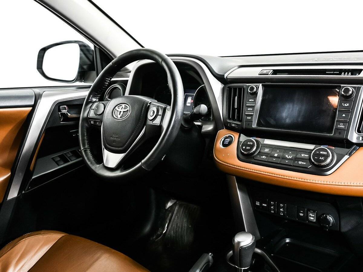 Toyota RAV4 с пробегом — 2019 год. Фото: #8