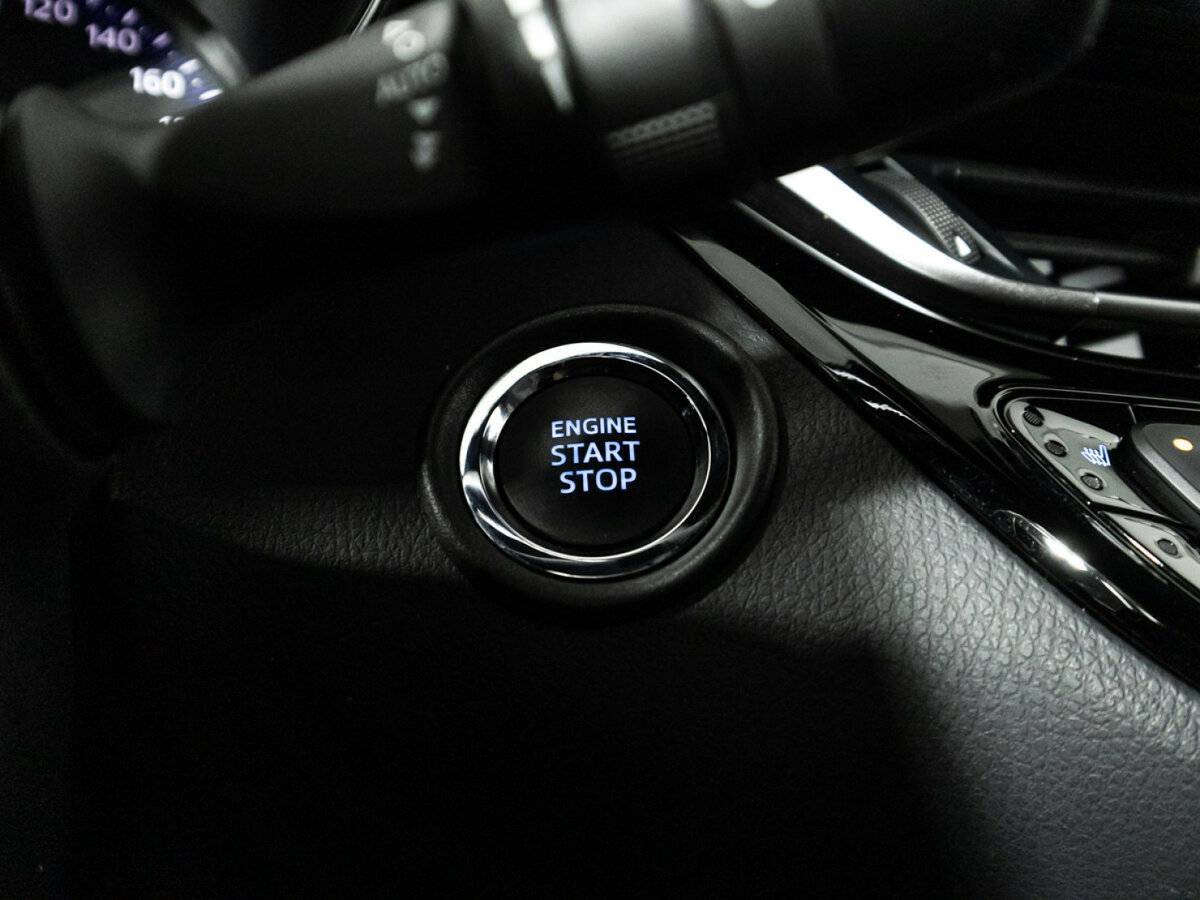 Toyota C-HR с пробегом — 2020 год. Фото: #17