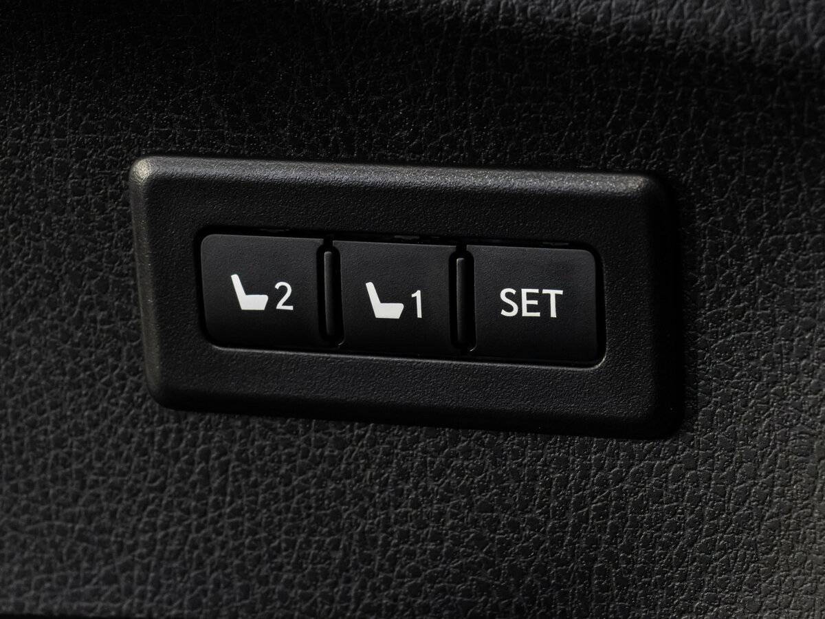 Toyota RAV4 с пробегом — 2019 год. Фото: #16