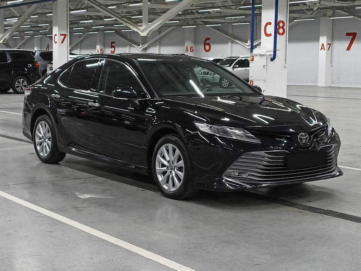 Toyota Camry с пробегом — 2019 год. Фото: #2