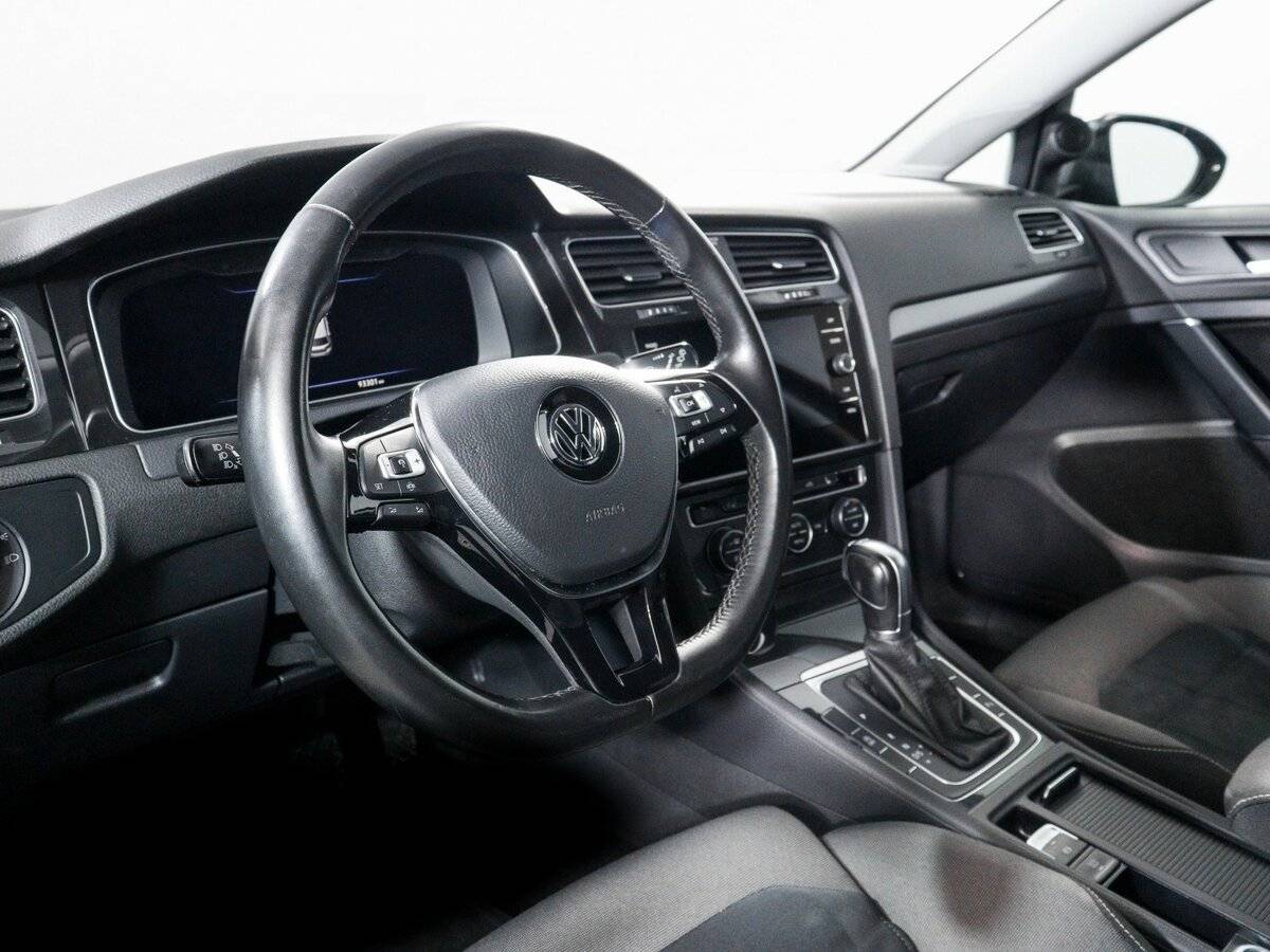 Volkswagen Golf с пробегом — 2018 год. Фото: #13