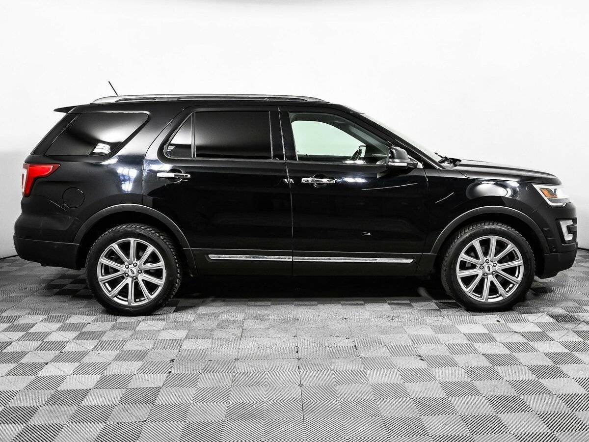 Ford Explorer с пробегом — 2017 год. Фото: #3