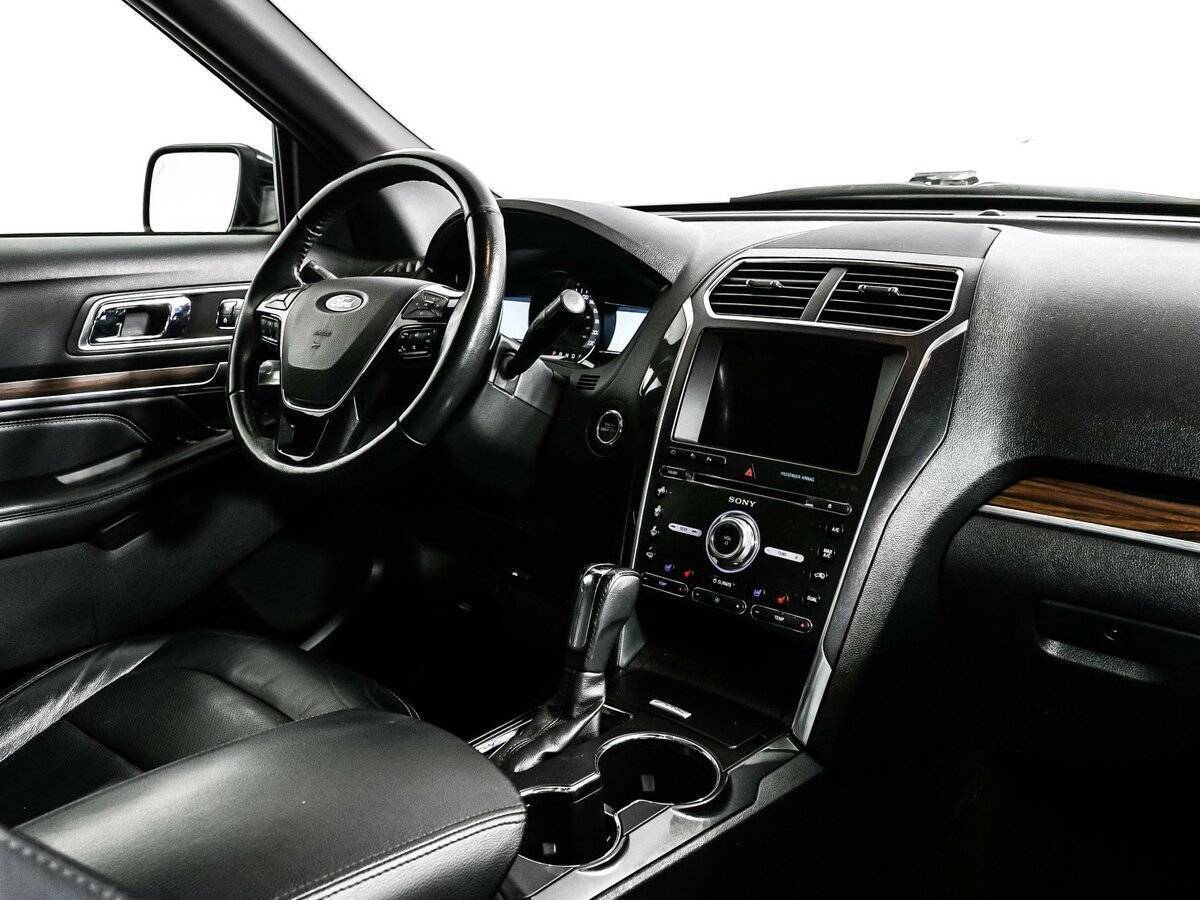 Ford Explorer с пробегом — 2017 год. Фото: #8