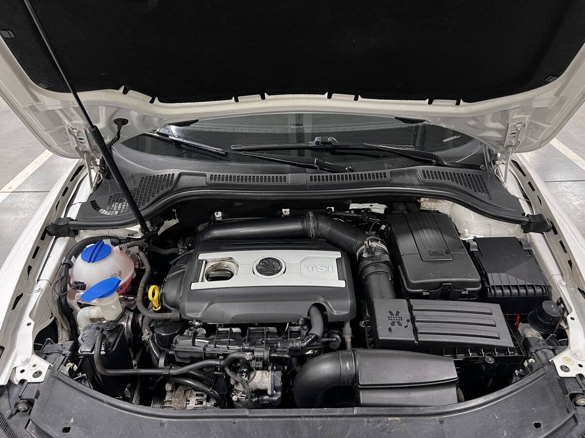 Skoda Superb с пробегом — 2014 год. Фото: #8