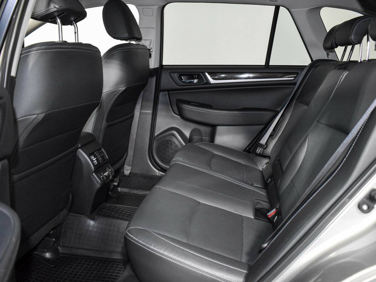 Subaru Outback с пробегом — 2018 год. Фото: #10