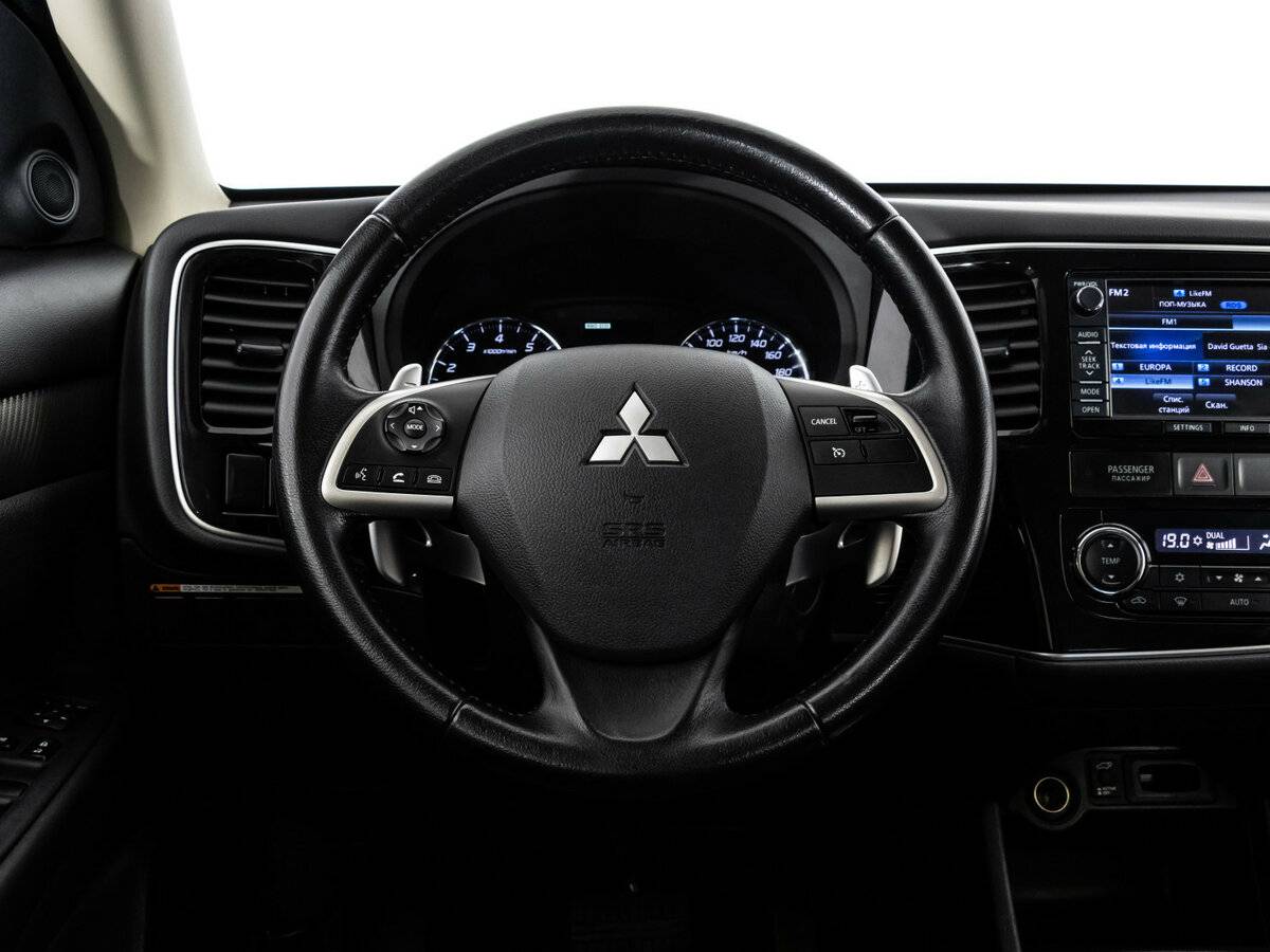 Mitsubishi Outlander с пробегом — 2014 год. Фото: #9