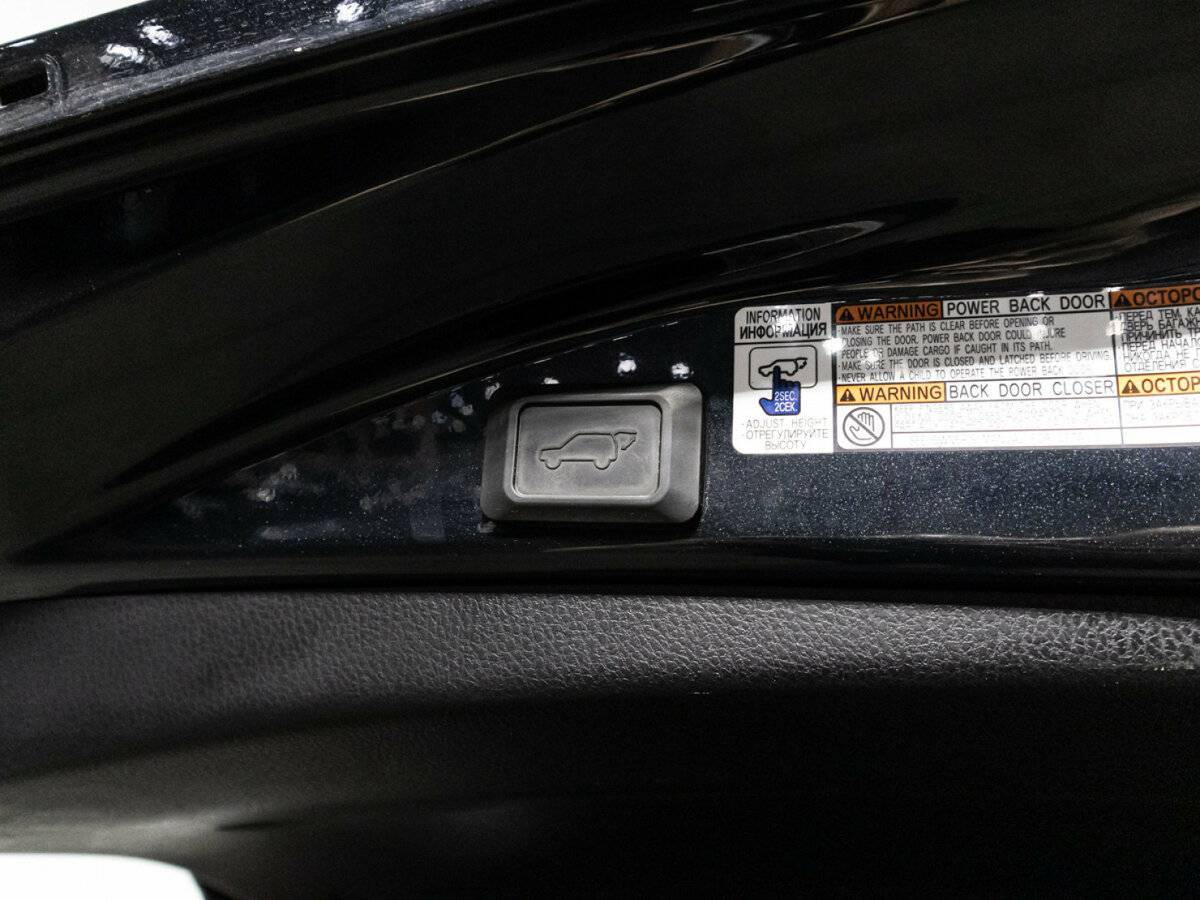 Toyota RAV4 с пробегом — 2017 год. Фото: #14