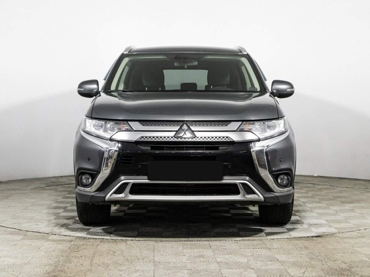 Mitsubishi Outlander с пробегом — 2019 год. Фото: #1