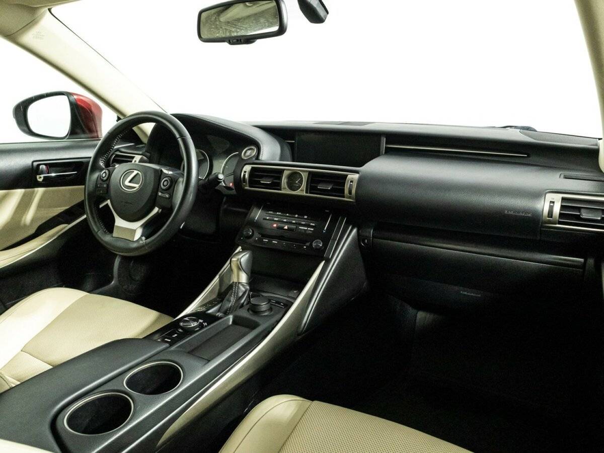 Lexus IS с пробегом — 2014 год. Фото: #8