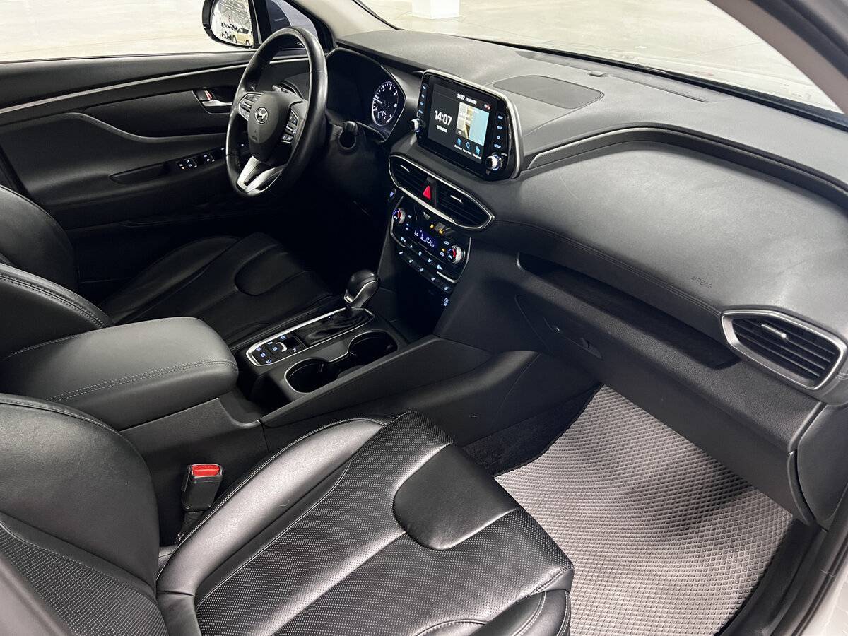 Hyundai Santa Fe с пробегом — 2019 год. Фото: #10