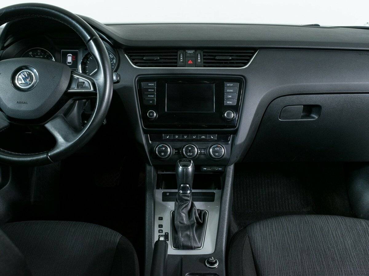 Skoda Octavia с пробегом — 2015 год. Фото: #11