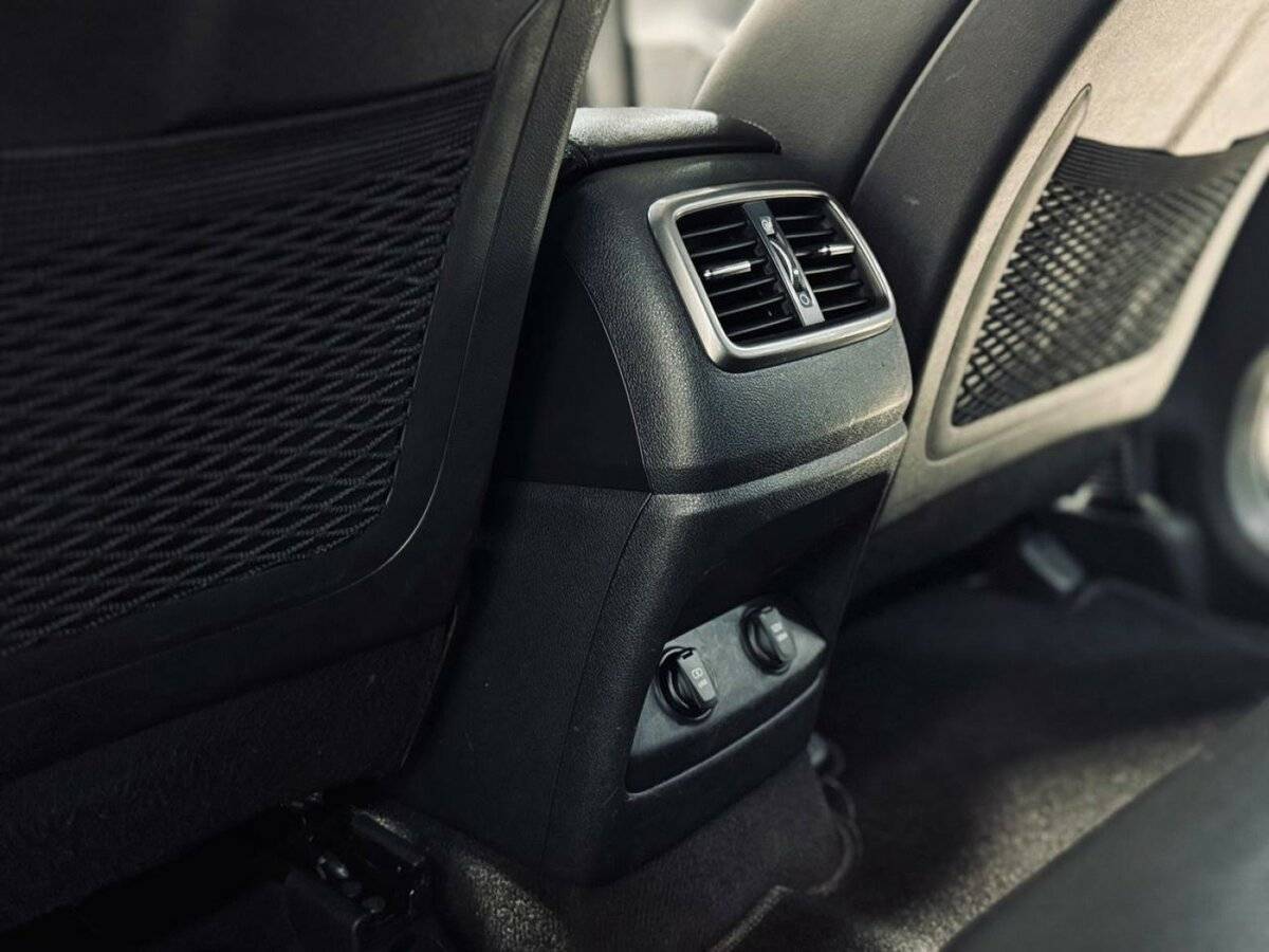 Kia Sorento с пробегом — 2015 год. Фото: #16