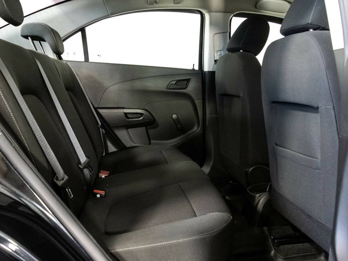 Chevrolet Aveo с пробегом — 2014 год. Фото: #14