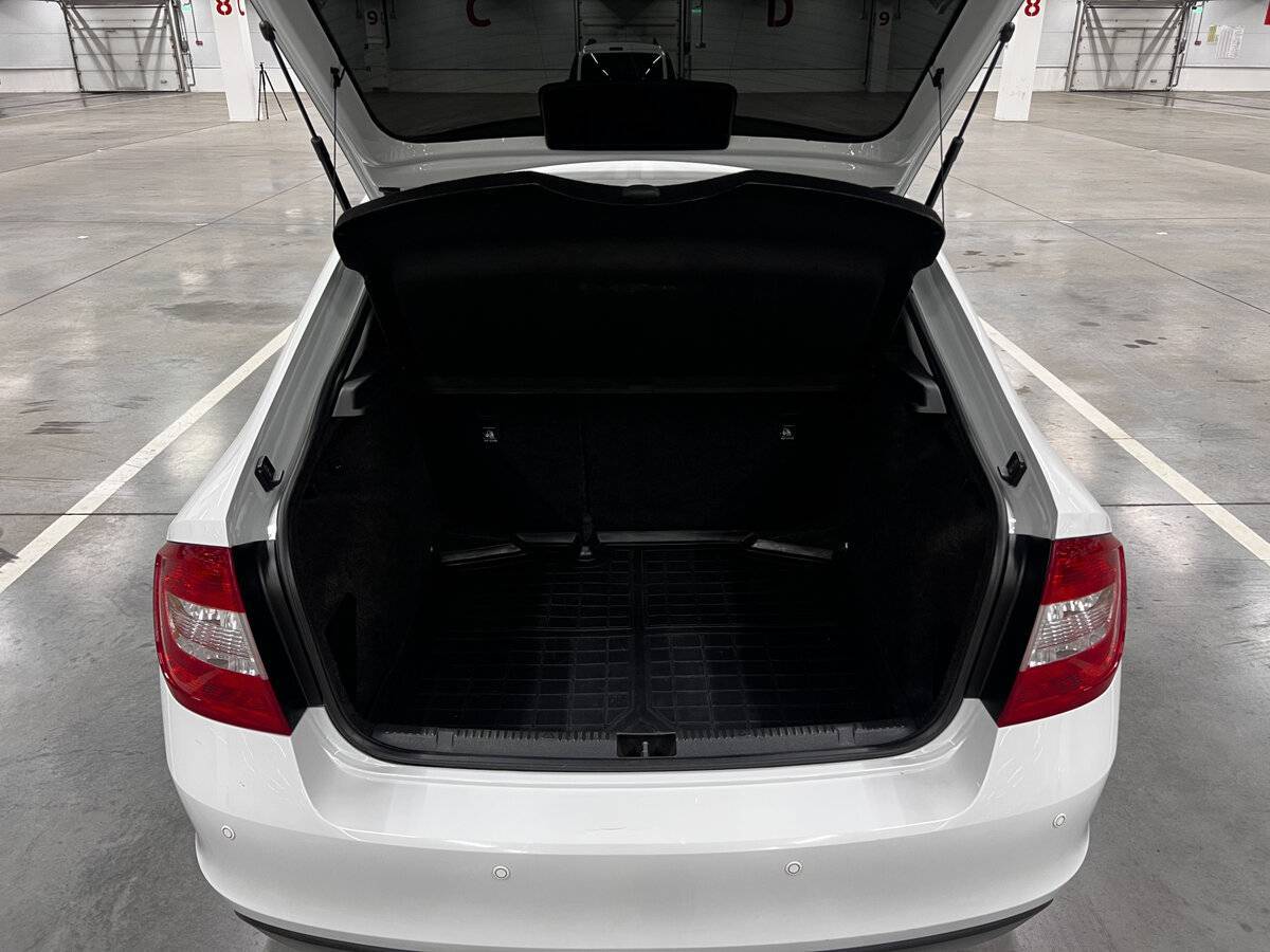 Skoda Rapid с пробегом — 2016 год. Фото: #9