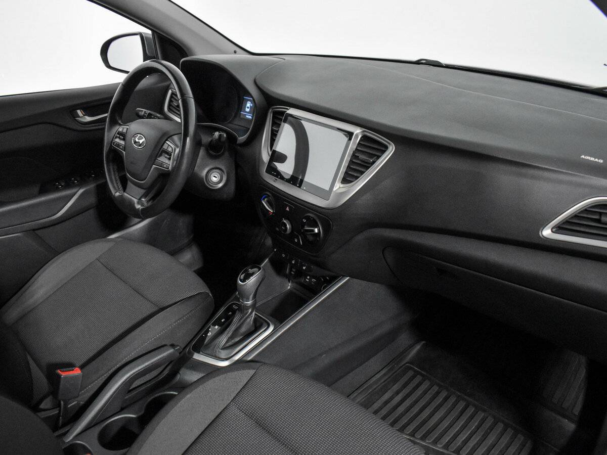 Hyundai Solaris с пробегом — 2017 год. Фото: #12