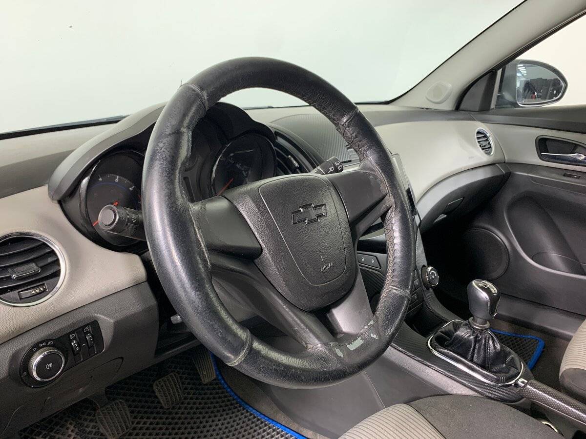 Chevrolet Cruze с пробегом — 2012 год. Фото: #10